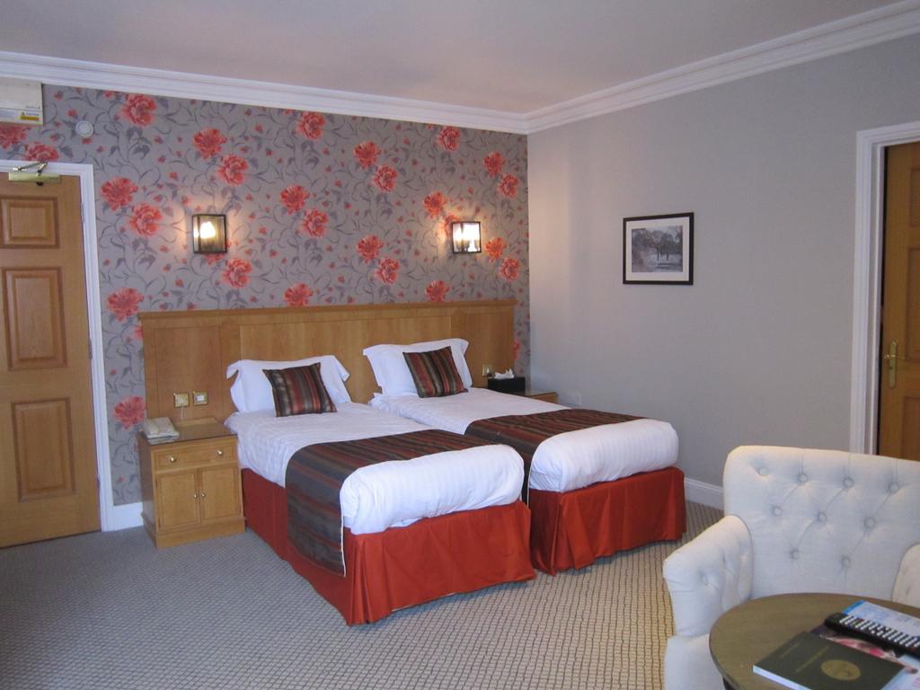 Whittlebury Hall And Spa Exteriör bild